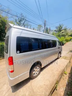 Toyota KDH High Roof 222 2006 Van (Used)
