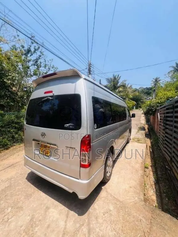 Toyota KDH High Roof 222 2006 Van (Used)