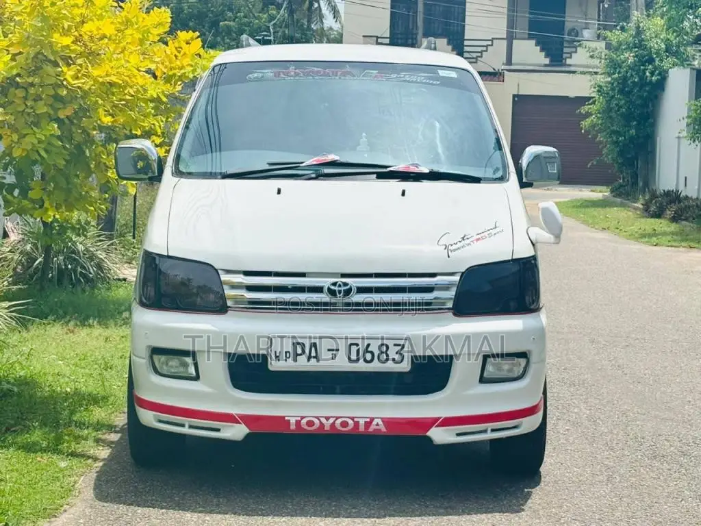 Toyota Noah KR42 2005 Van (Used)
