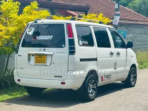 Toyota Noah KR42 2005 Van (Used)