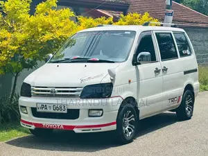 Toyota Noah KR42 2005 Van (Used)