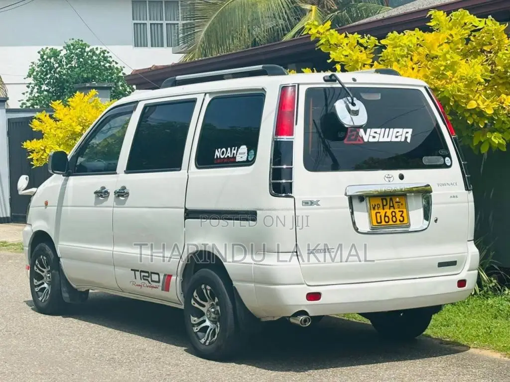 Toyota Noah KR42 2005 Van (Used)