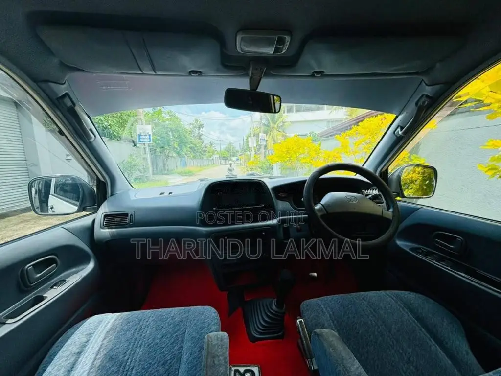 Toyota Noah KR42 2005 Van (Used)