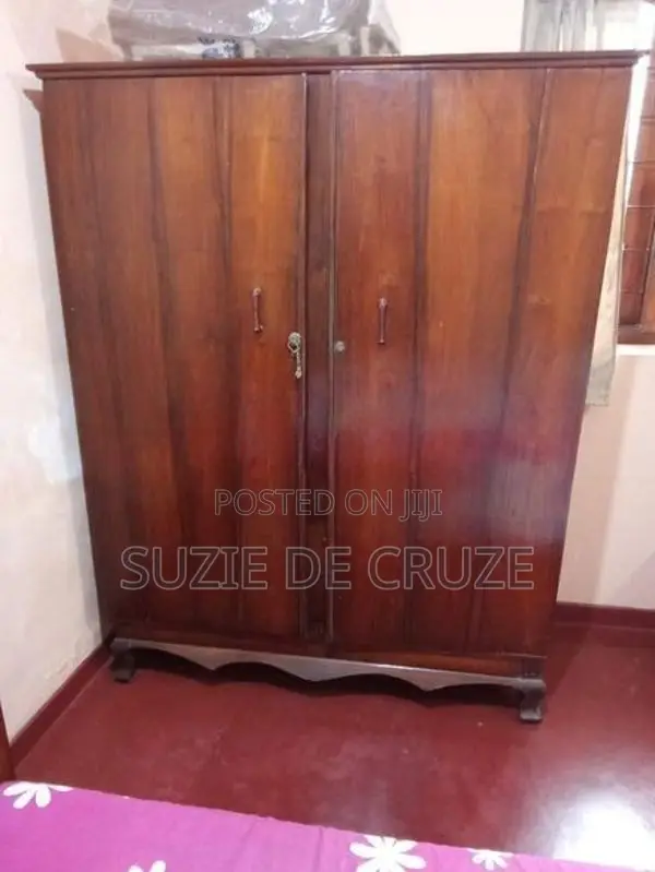 Solid Teak Wooden Almirah