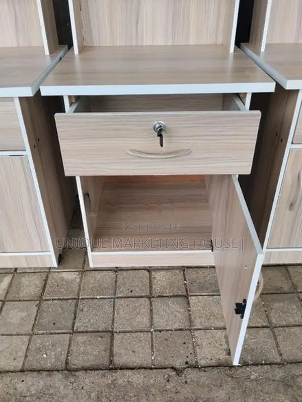 MODERN AMERICAN WHITE S/RK SMART DRESSING TABLE