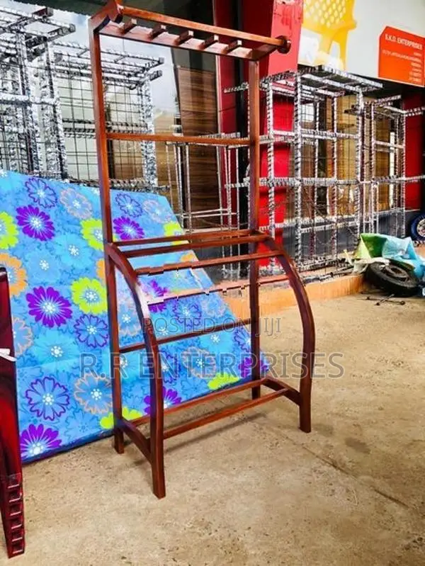 New wooden cloth rack L .