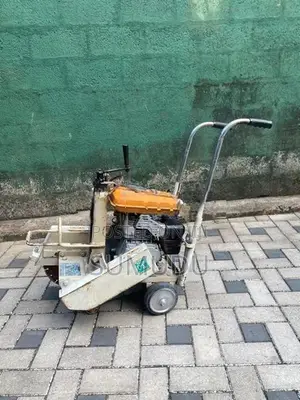 Robin concrete cutter machine