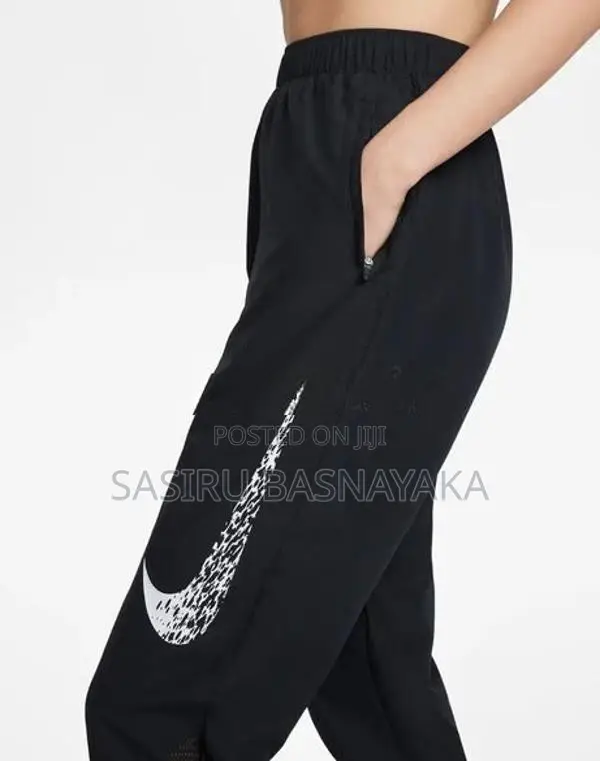 Nike Run Dri-FIT Swoosh Pants