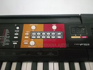 Yamaha PSRF51 Keyboard