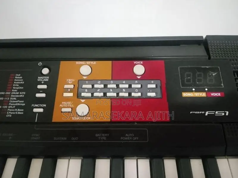 Yamaha PSRF51 Keyboard