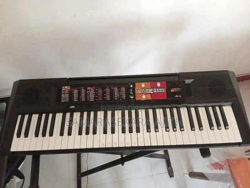 Yamaha PSRF51 Keyboard