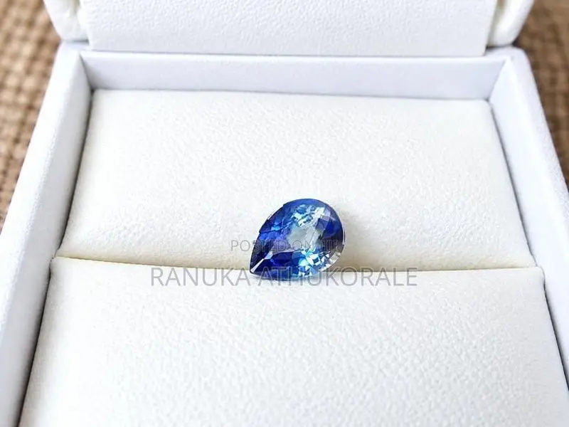 Bicolor Sapphire Stone