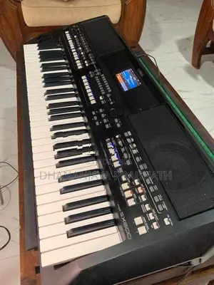 Yamaha SX600 Arranger Keyboard