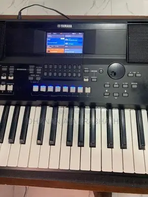Yamaha SX600 Arranger Keyboard