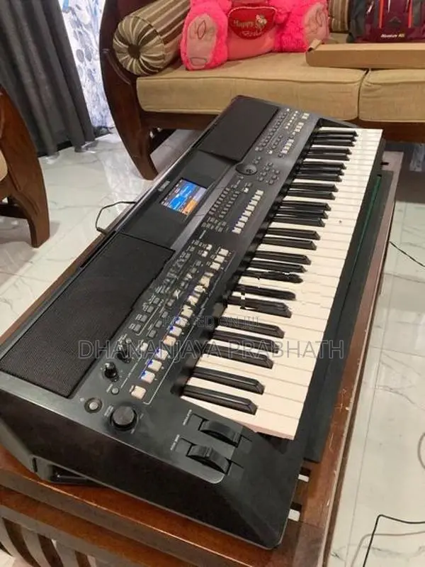 Yamaha SX600 Arranger Keyboard