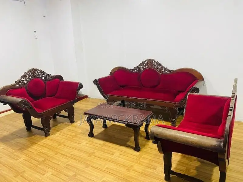 Antique Kavichchi Sofa Set