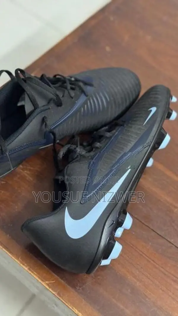 Nike Boots (US 10.5 )