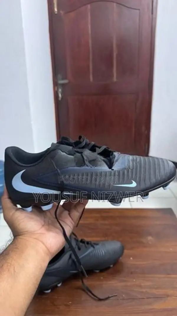 Nike Boots (US 10.5 )