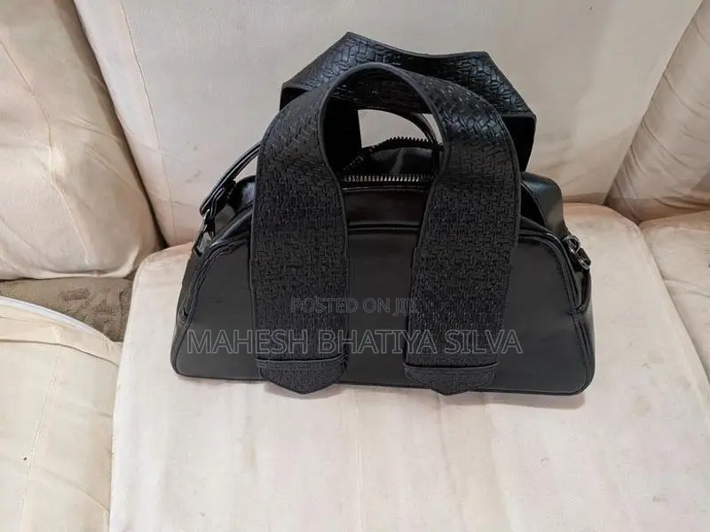 Ladies Hang Bag