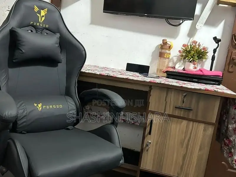 Office Chair With Table