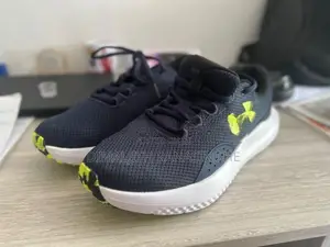 Under Armour Surge 4