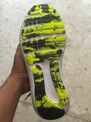 Under Armour Surge 4
