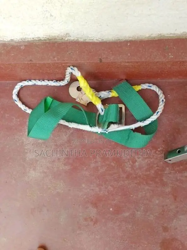 පොල් කඩන මැශිම