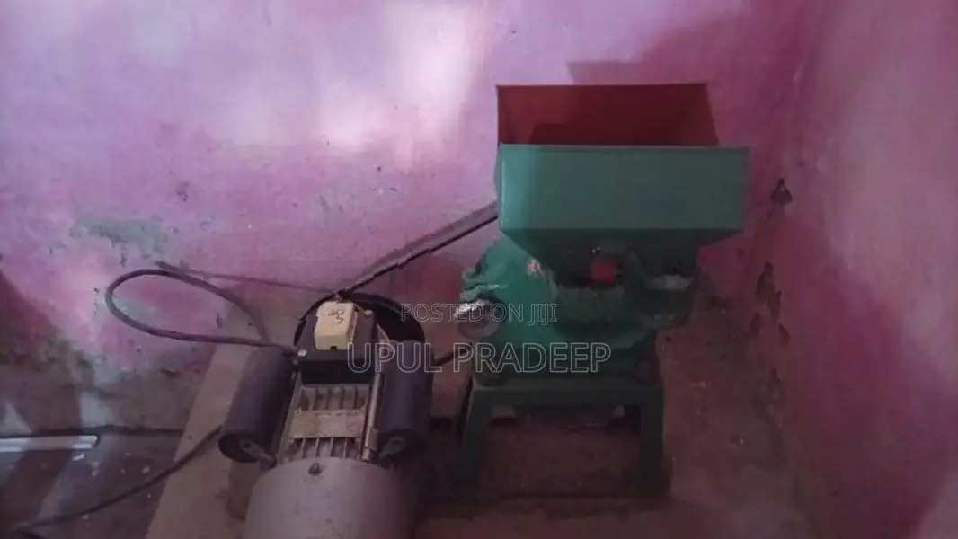 මිරිස් සහ තුනපහ ඇඹරුම් යන්ත්‍ර