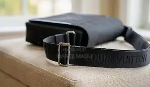 LOUIS VUITTON Paris M93225 Damier GÉANT Messager NM — Black