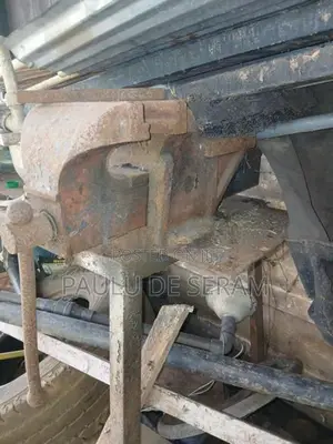 UK Made Heavy Duty Bench Vise (Dadu Aduwa)