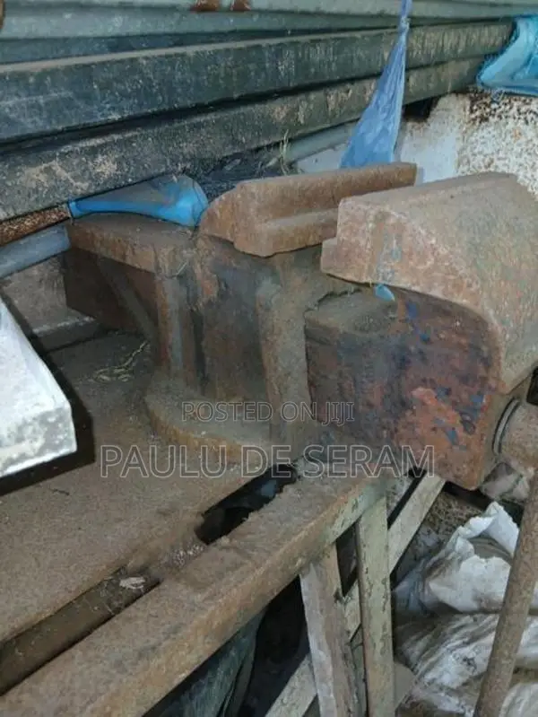UK Made Heavy Duty Bench Vise (Dadu Aduwa)