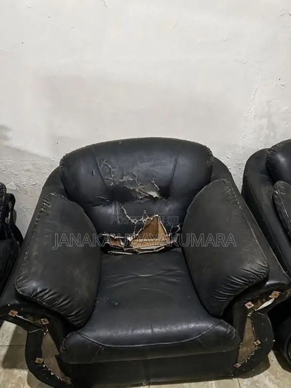 Damro Used Sofa Set