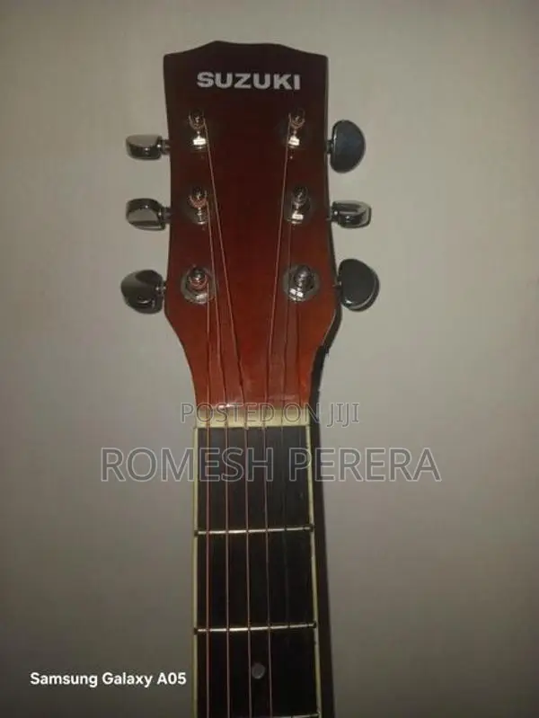 Suzuki Acoustic Guitar