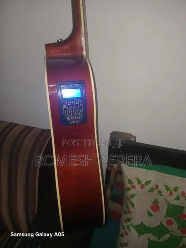 Suzuki Acoustic Guitar