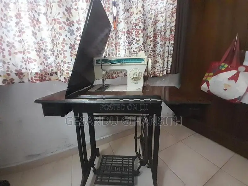 Singer Zig Zag Sewing Machine