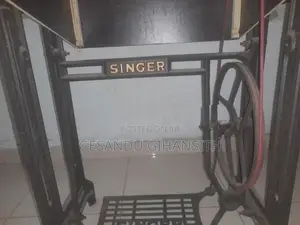 Singer Zig Zag Sewing Machine