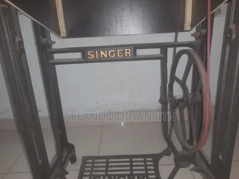 Singer Zig Zag Sewing Machine