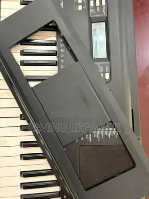 Yamaha PSR E363