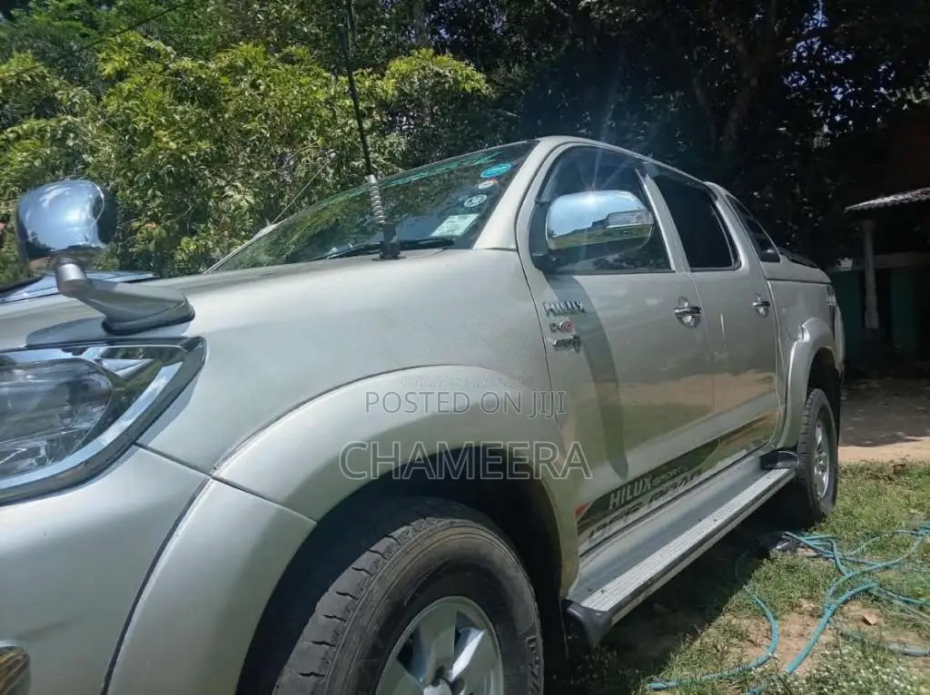 Toyota Hilux 2012 Pickup (Used)
