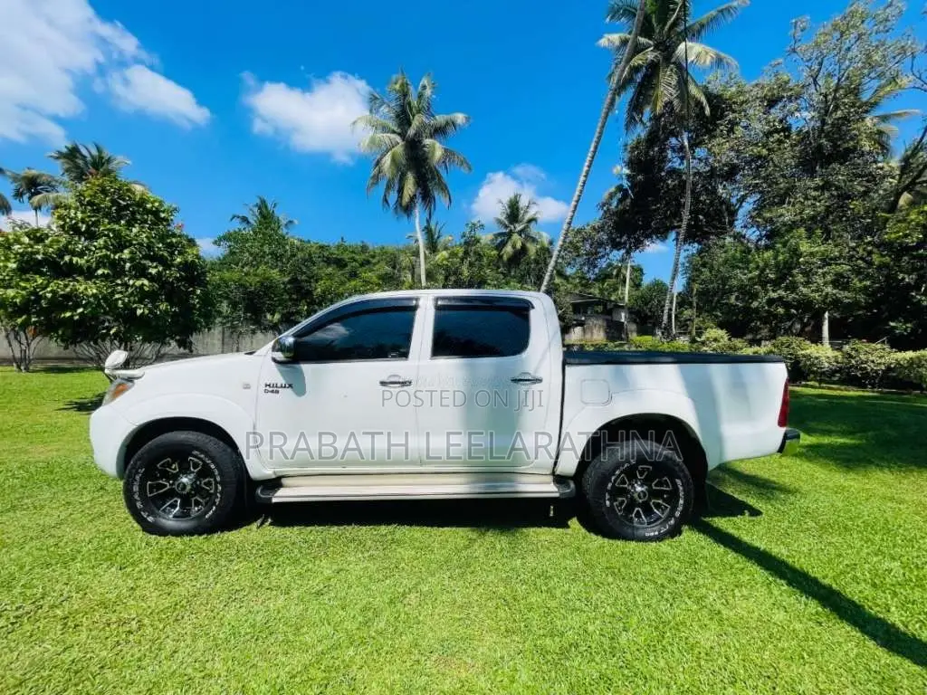 Toyota Hilux 2006 Pickup (Used)