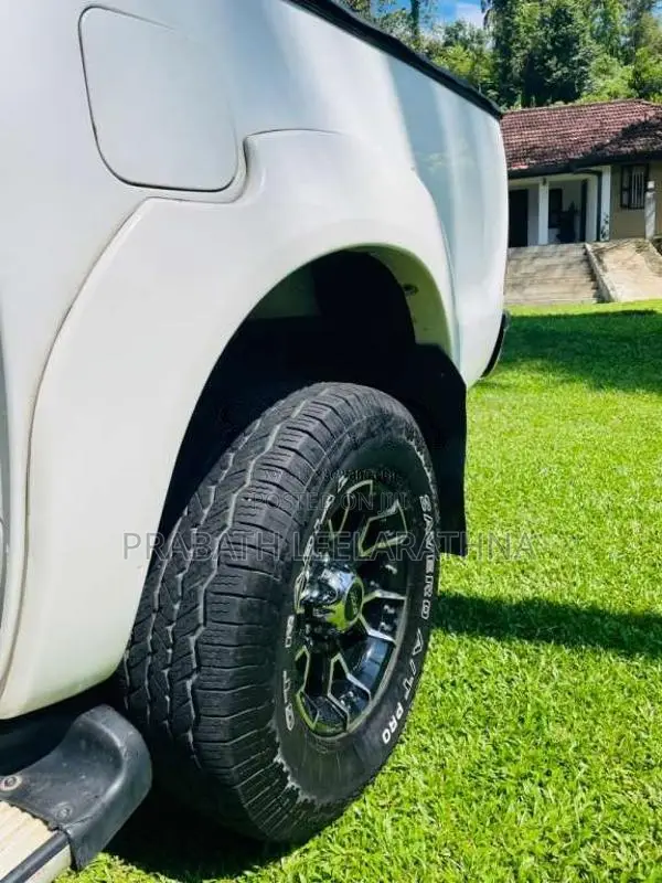 Toyota Hilux 2006 Pickup (Used)