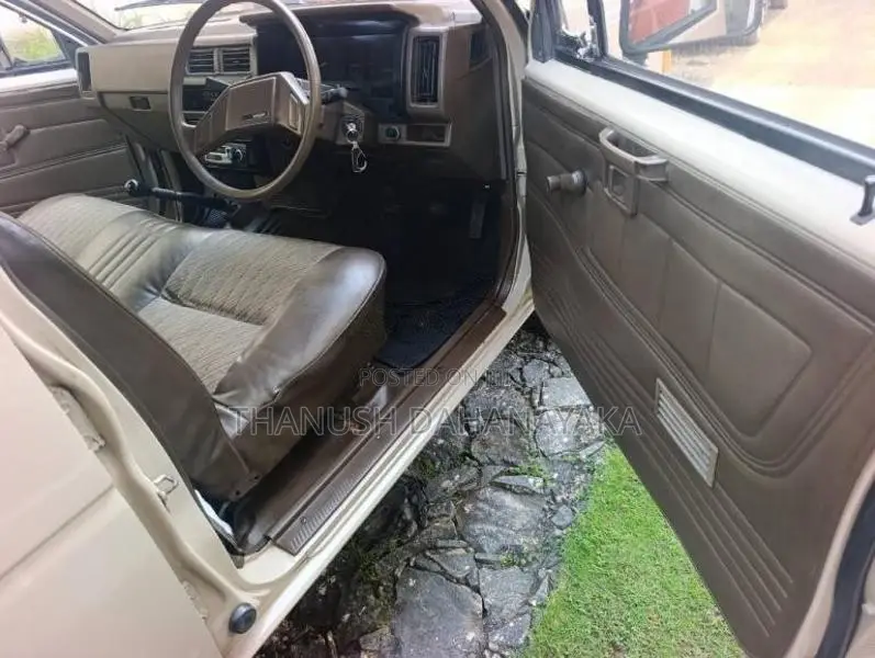 Nissan D CAB 1987 Pickup (Used)