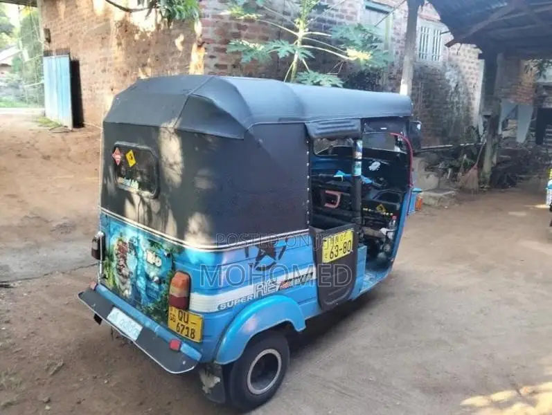 Bajaj RE 2009 Three Wheel (Used)