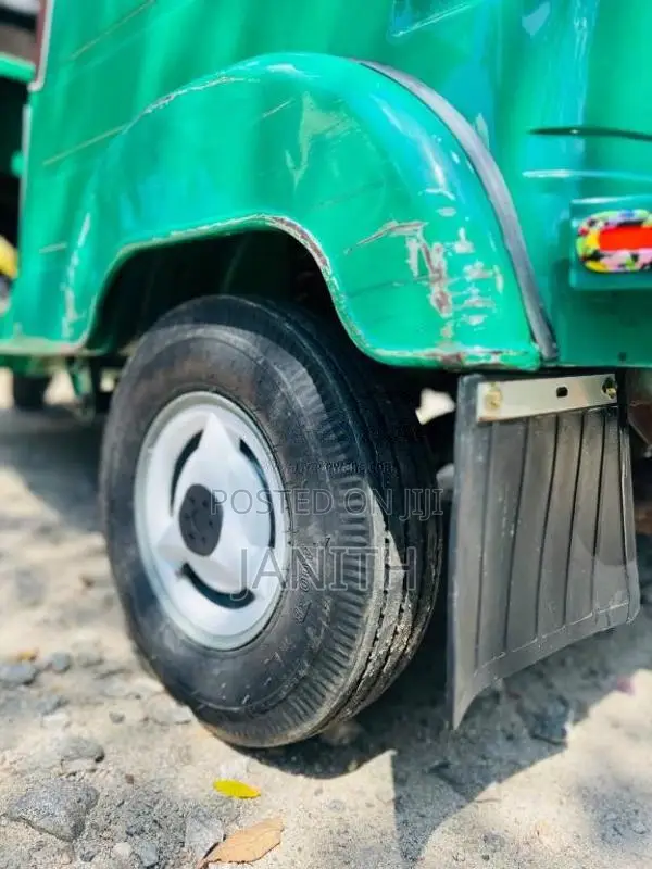 Bajaj 4 stroke 2008 Three Wheel (Used)