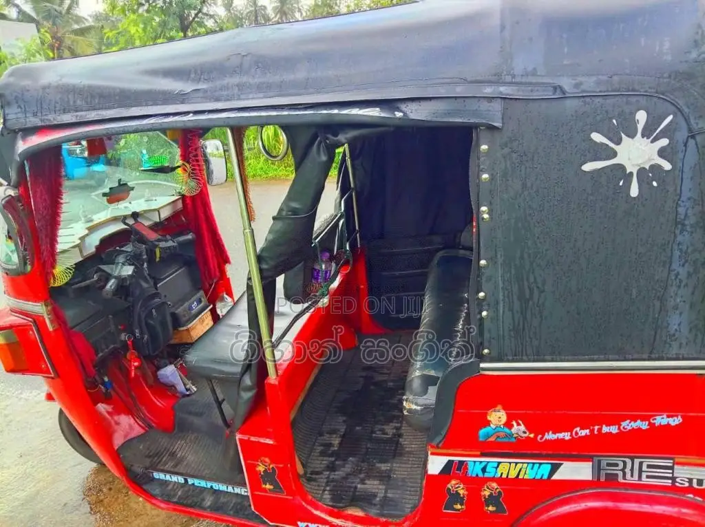 Bajaj RE 205 2012 Three Wheel (Used)