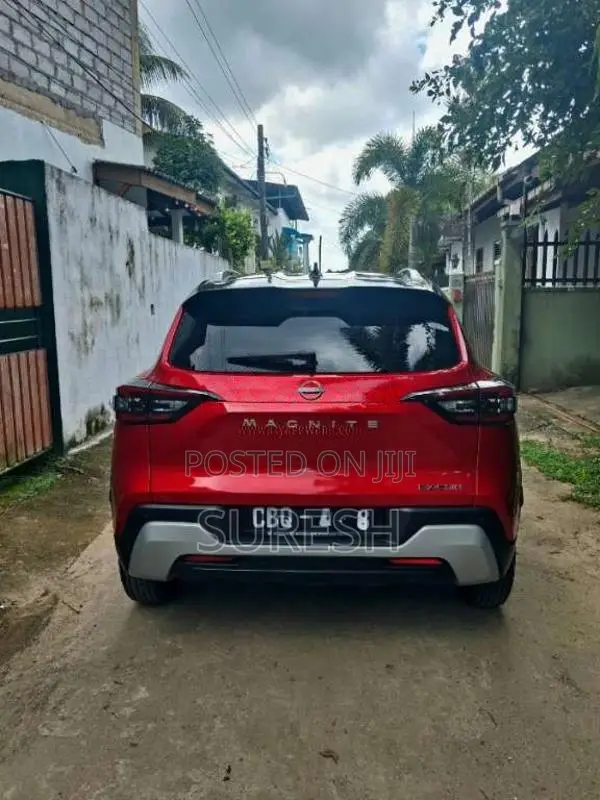Nissan Magnite Tekna Plus 2025 SUV (Used)