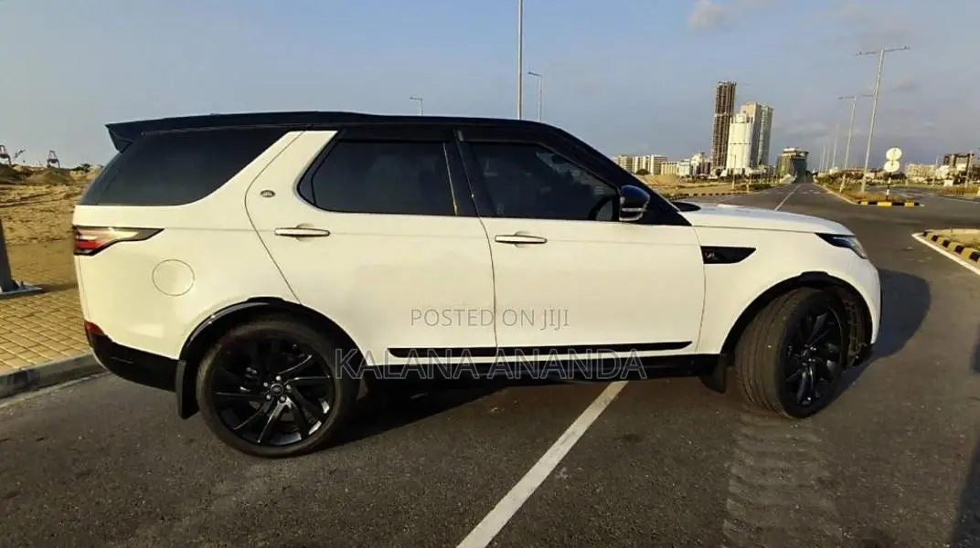 Land-Rover Discovery 5 2019 SUV (Used)