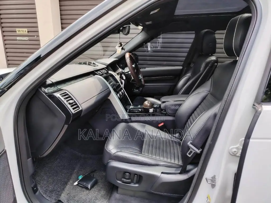 Land-Rover Discovery 5 2019 SUV (Used)