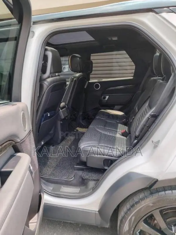 Land-Rover Discovery 5 2019 SUV (Used)