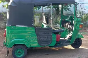Bajaj RE 205 2011 Three Wheel (Used)